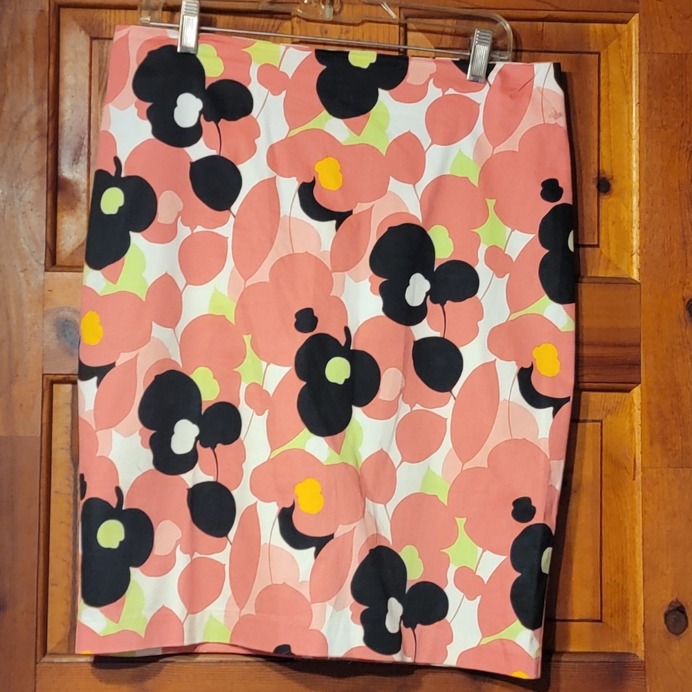 Sz8 Adorable floral spring skirt. No brand. Like new!